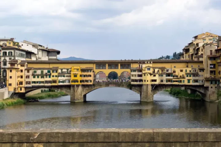 Click here to discover the history, architecture, and charm of Ponte Vecchio, Florence’s iconic medieval bridge.