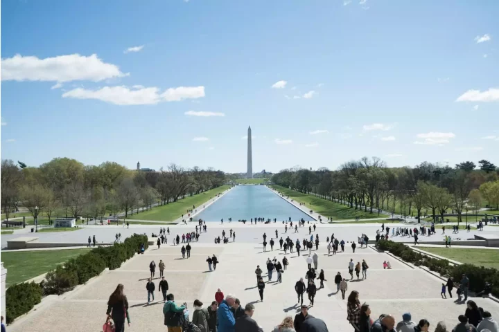 Ambasciata d’Italia: photo of the Washington monument