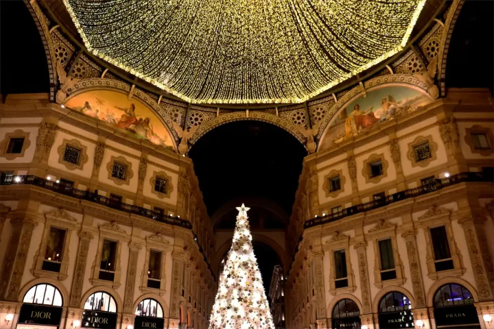 Christmas in Italy: Photo of the holiday decorations on Galleria Vittorio Emanuele II, in Milan