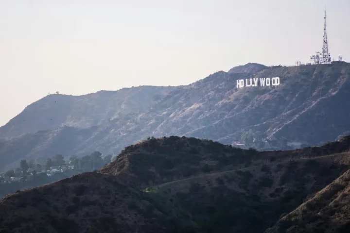 Dual citizenship appointment in Los Angeles, California: Photo of the Hollywood sign