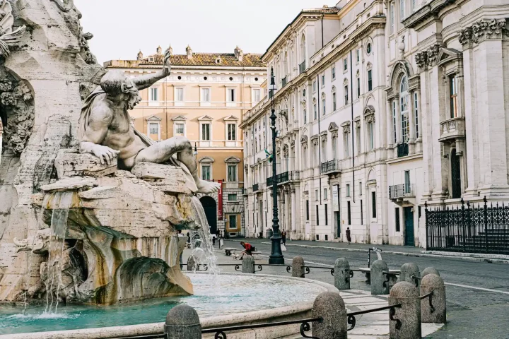 Easiest countries to get dual citizenship: Photo of the fountain in Piazza Navona, Rome