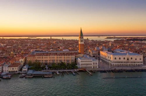 Explore the differences between England vs Italy to decide which country offers the best fit for your daily life and priorities.