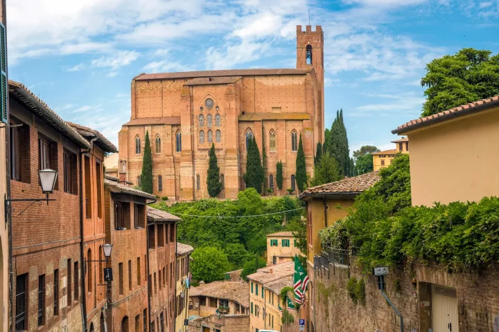 Italian citizenship help: photo of the Basilica of San Domenico in Siena