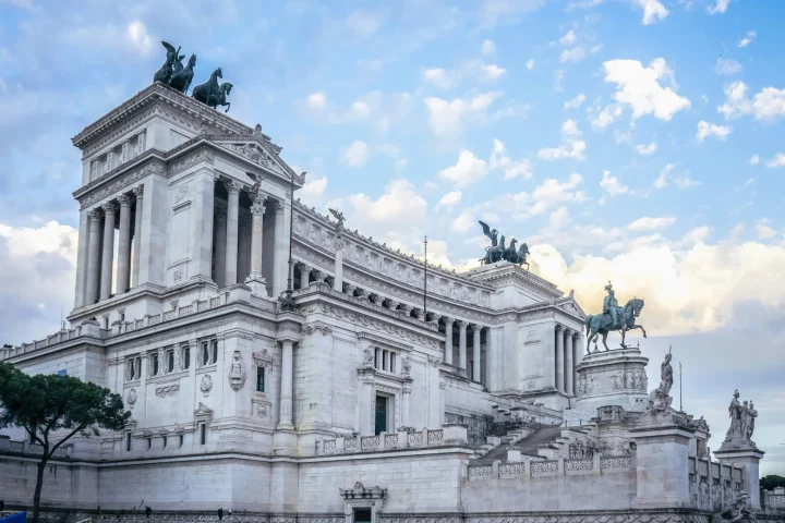 Italian citizenship lawyer cost: Side photo of the Victor Emmanuel II Monument