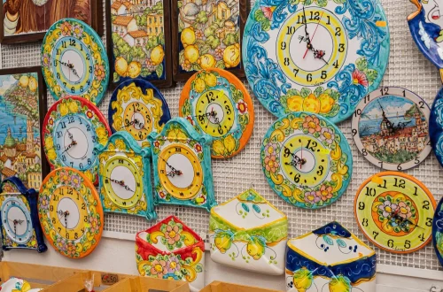 Explore Italian pottery, from Deruta to Amalfi, with vibrant colors, ancient craftsmanship, and timeless Mediterranean style.