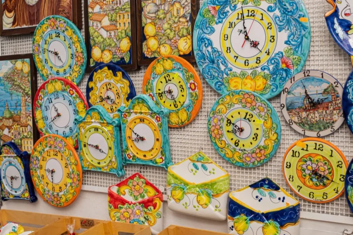 Explore Italian pottery, from Deruta to Amalfi, with vibrant colors, ancient craftsmanship, and timeless Mediterranean style.