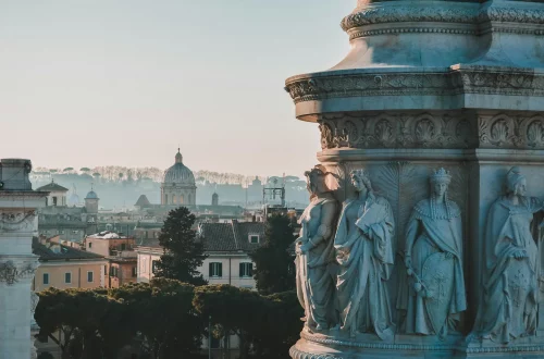 The role of Italy's regions in shaping national identity: Photo of an historical building in Rome