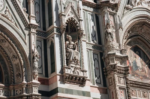 Triple citizenship: Photo of a statue in the Florence Cathedral