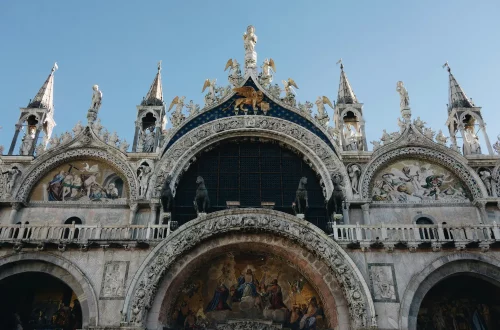 Who qualifies for Italian citizenship: Photo of St Mark's Basilica in Venice